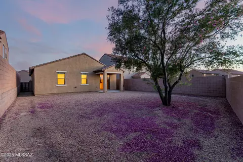 Exterior - 10377 S High Bluff Dr, Vail, AZ 85641 photo 5 of 7