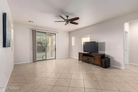 Living - 10377 S High Bluff Dr, Vail, AZ 85641 photo 2 of 3