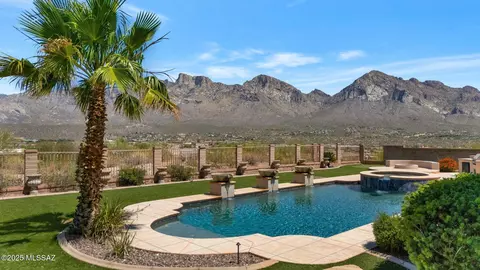 11028 N Pusch Ridge View Pl, Oro Valley, AZ 85737