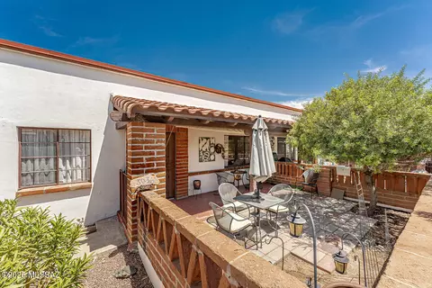 303 S Paseo Cerro #A, Green Valley, AZ 85614