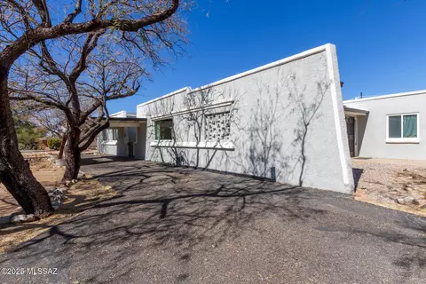 Exterior - 11341 E Calle Vaqueros, Tucson, AZ 85749 photo 1 of 11
