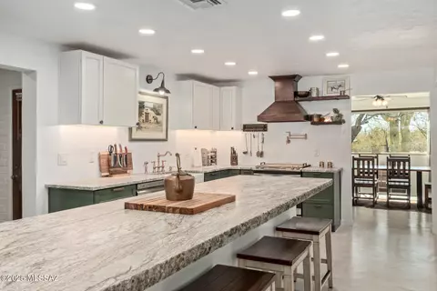 Kitchen - 11341 E Calle Vaqueros, Tucson, AZ 85749 photo 5 of 8