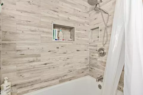 Bath - 11341 E Calle Vaqueros, Tucson, AZ 85749 photo 5 of 5