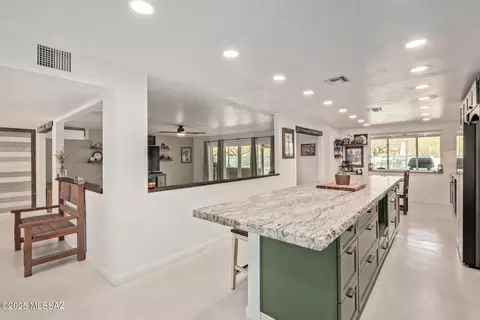 Kitchen - 11341 E Calle Vaqueros, Tucson, AZ 85749 photo 4 of 8