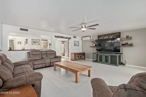 Living - 11341 E Calle Vaqueros, Tucson, AZ 85749 photo 1 of 2