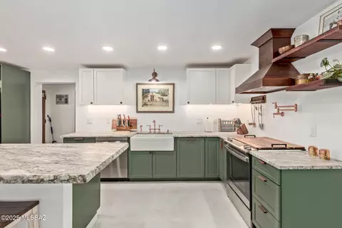 Kitchen - 11341 E Calle Vaqueros, Tucson, AZ 85749 photo 7 of 8