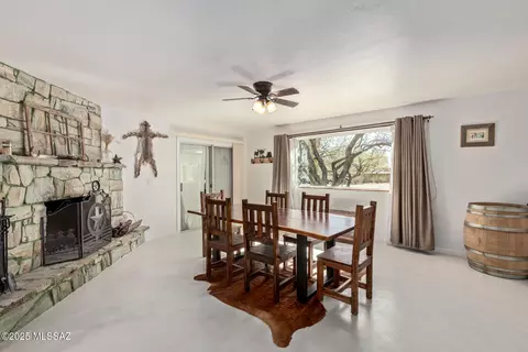 Dining - 11341 E Calle Vaqueros, Tucson, AZ 85749 photo 1 of 2