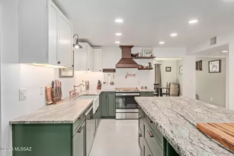Kitchen - 11341 E Calle Vaqueros, Tucson, AZ 85749 photo 8 of 8