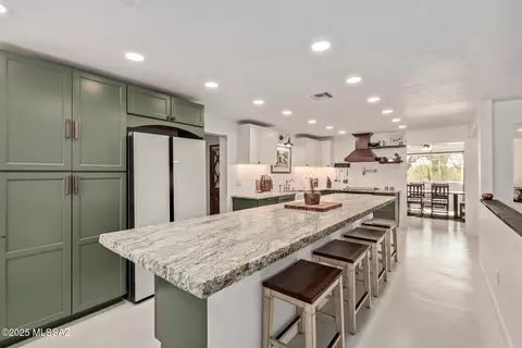 Kitchen - 11341 E Calle Vaqueros, Tucson, AZ 85749 photo 6 of 8