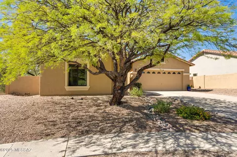 Exterior - 10684 E Ravenswood St, Tucson, AZ 85747 photo 2 of 9