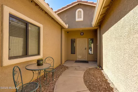 Exterior - 10684 E Ravenswood St, Tucson, AZ 85747 photo 4 of 9