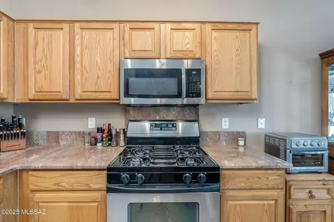 Kitchen - 10684 E Ravenswood St, Tucson, AZ 85747 photo 5 of 5