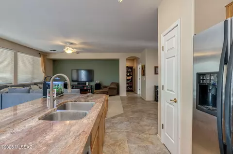Kitchen - 10684 E Ravenswood St, Tucson, AZ 85747 photo 3 of 5