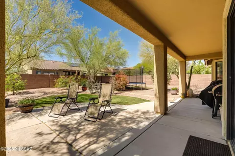 Exterior - 10684 E Ravenswood St, Tucson, AZ 85747 photo 5 of 9