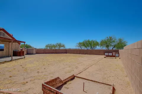 Exterior - 8068 S Nautilus Dr, Tucson, AZ 85756 photo 4 of 12