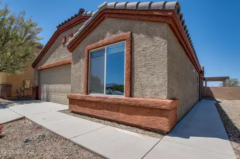 Exterior - 8068 S Nautilus Dr, Tucson, AZ 85756 photo 9 of 12
