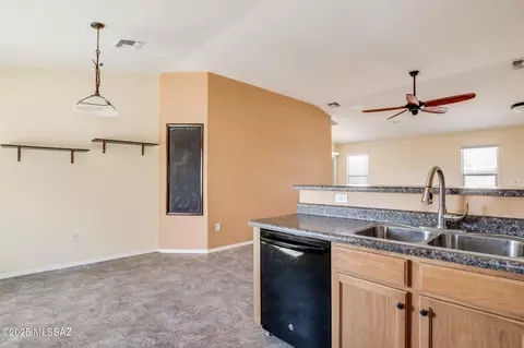 Kitchen - 8068 S Nautilus Dr, Tucson, AZ 85756 photo 2 of 4