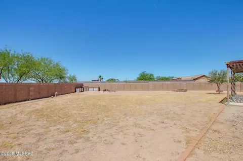 Exterior - 8068 S Nautilus Dr, Tucson, AZ 85756 photo 5 of 12