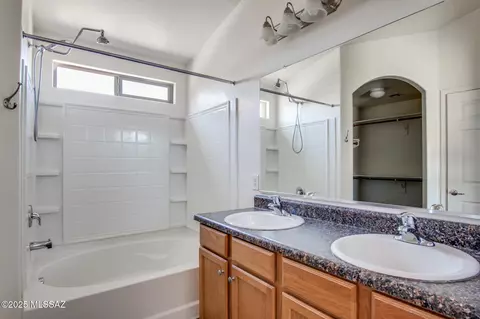 Bath - 8068 S Nautilus Dr, Tucson, AZ 85756 photo 1 of 3