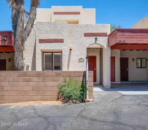 5866 N Placita De Las Lomitas, Tucson, AZ 85704