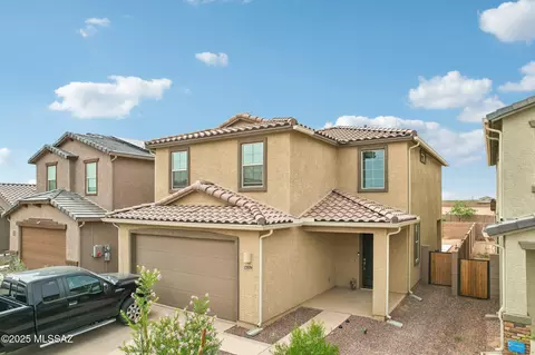 22039 E Thunderhead Dr, Red Rock, AZ 85145