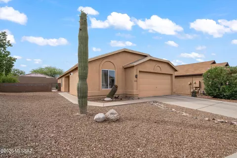 7821 S Wild Primrose Ave, Tucson, AZ 85747