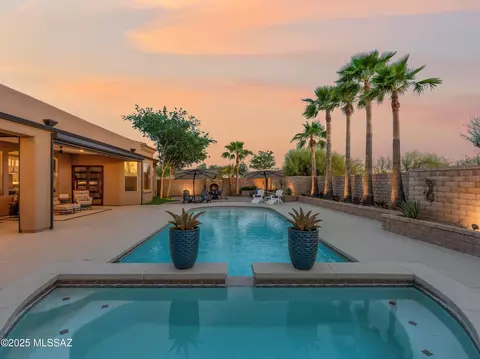 12597 N Red Eagle Dr, Oro Valley, AZ 85755