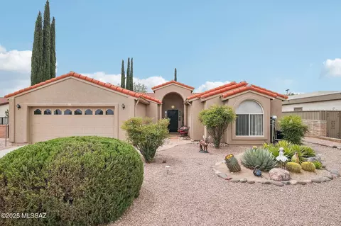 111 W Paseo Recortado, Green Valley, AZ 85614