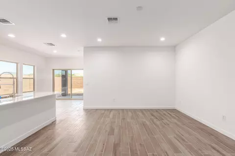 Living - 9822 E Gray Hawk Dr, Tucson, AZ 85730 photo 5 of 5