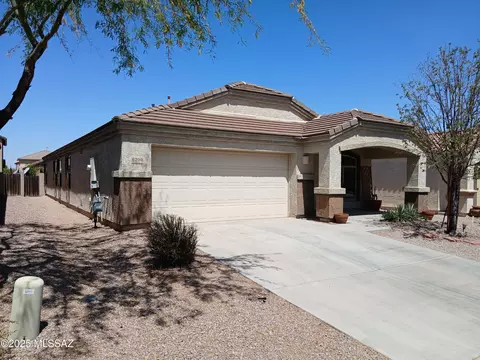 6700 S Stone Fly Dr, Tucson, AZ 85757
