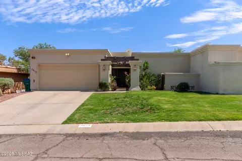 2613 W Old Glory Dr, Tucson, AZ 85741