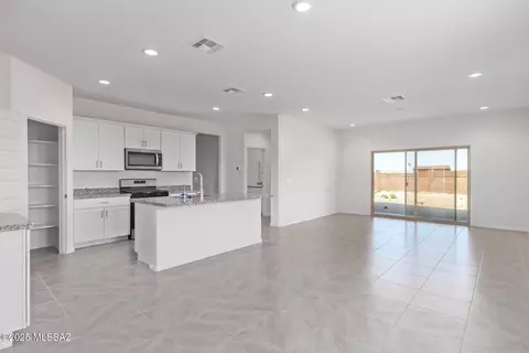 10430 W Guildford Ln, Marana, AZ 85653