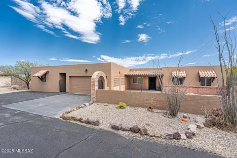 940 S Las Lomas Cir, Green Valley, AZ 85614