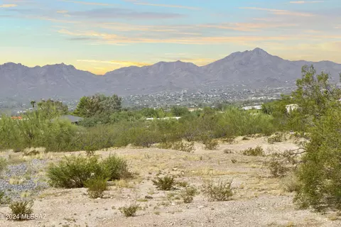 5837 N Escondido Ln, Tucson, AZ 85704