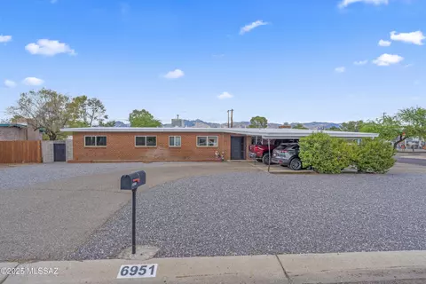 6951 E 1st St, Tucson, AZ 85710