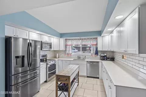 Kitchen - 6951 E 1st St, Tucson, AZ 85710 photo 2 of 4