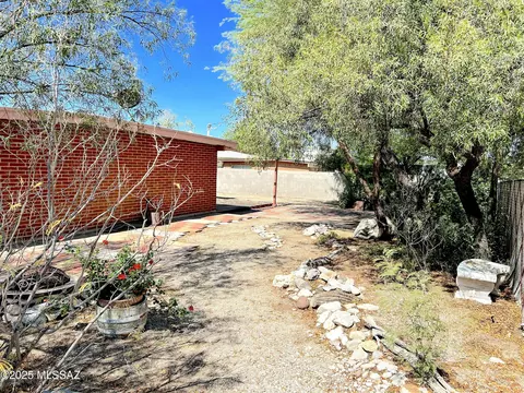 Exterior - 8531 E 5th St, Tucson, AZ 85710 photo 8 of 14