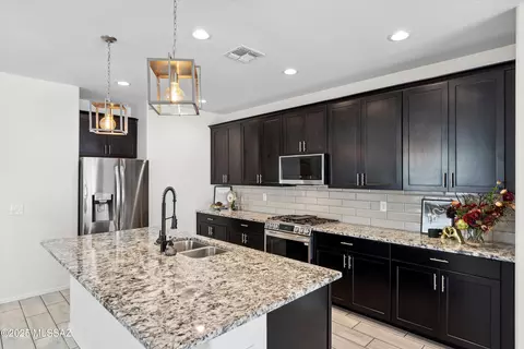 10665 W Hayward Dr, Marana, AZ 85653