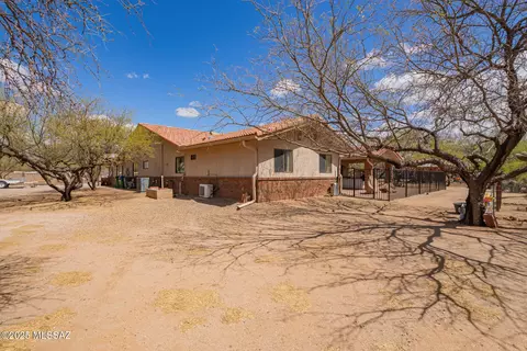 Exterior - 4720 E Wagon Train Rd, Tucson, AZ 85739 photo 16 of 18