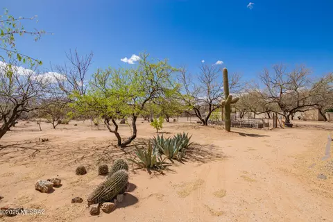 Exterior - 4720 E Wagon Train Rd, Tucson, AZ 85739 photo 13 of 18