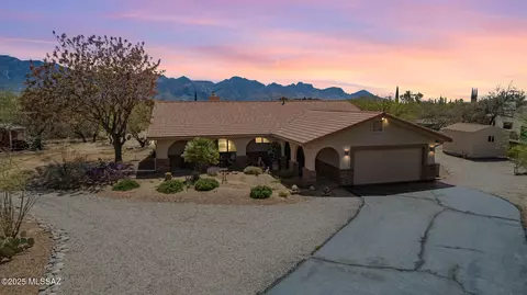 Exterior - 4720 E Wagon Train Rd, Tucson, AZ 85739 photo 2 of 18