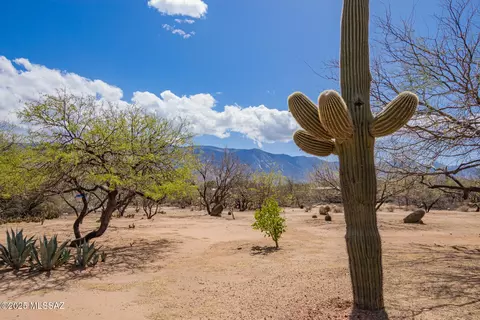 Exterior - 4720 E Wagon Train Rd, Tucson, AZ 85739 photo 14 of 18