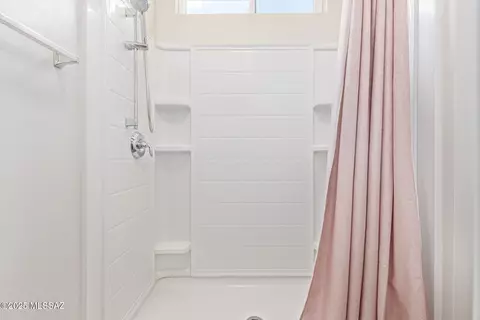 Bath - 890 E Millenium Ct, Tucson, AZ 85719 photo 3 of 5