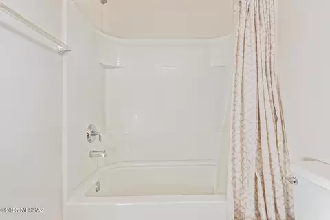 Bath - 890 E Millenium Ct, Tucson, AZ 85719 photo 5 of 5