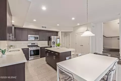 Kitchen - 890 E Millenium Ct, Tucson, AZ 85719 photo 2 of 6