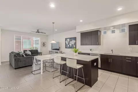 Kitchen - 890 E Millenium Ct, Tucson, AZ 85719 photo 5 of 6