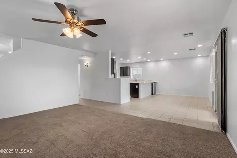 Living - 8056 S Nautilus Dr, Tucson, AZ 85756 photo 4 of 5