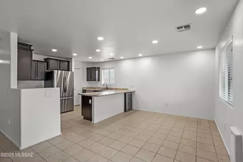 Kitchen - 8056 S Nautilus Dr, Tucson, AZ 85756 photo 6 of 6