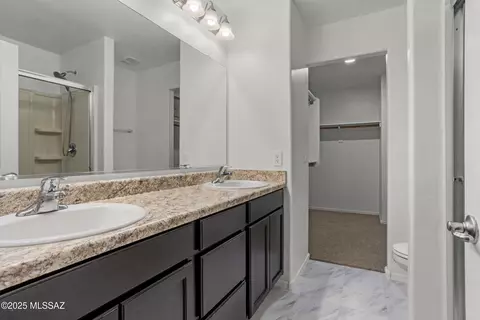 Bath - 8056 S Nautilus Dr, Tucson, AZ 85756 photo 2 of 5