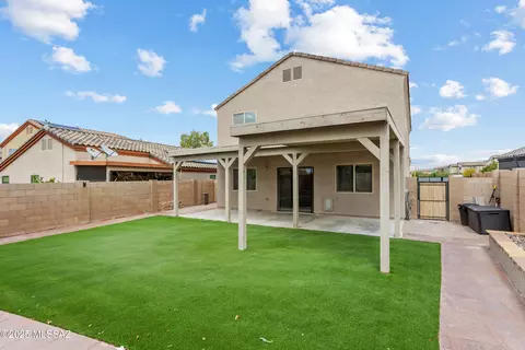 Exterior - 8056 S Nautilus Dr, Tucson, AZ 85756 photo 3 of 6